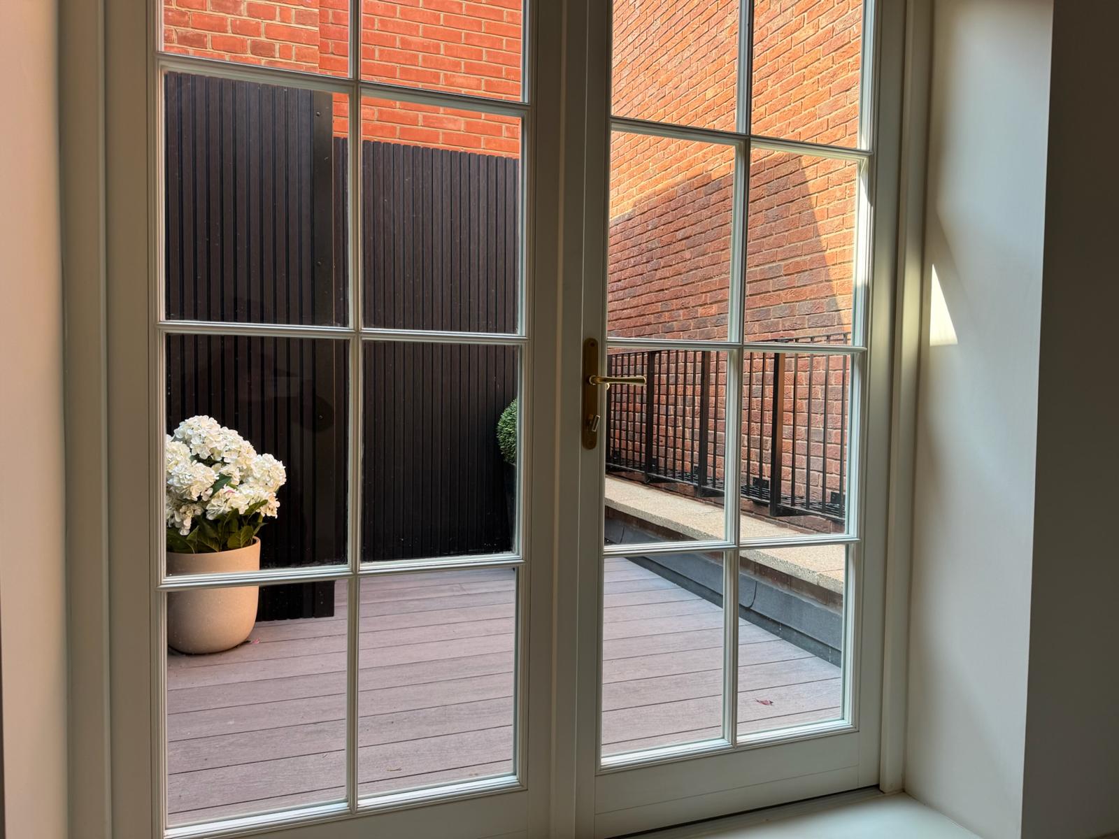 Doors - photograph 7